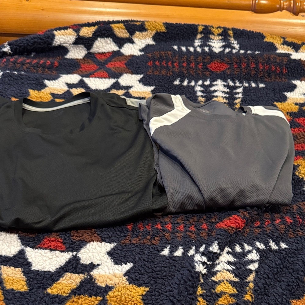 bcg Black and Gray Short Sleeve Athletic Tees